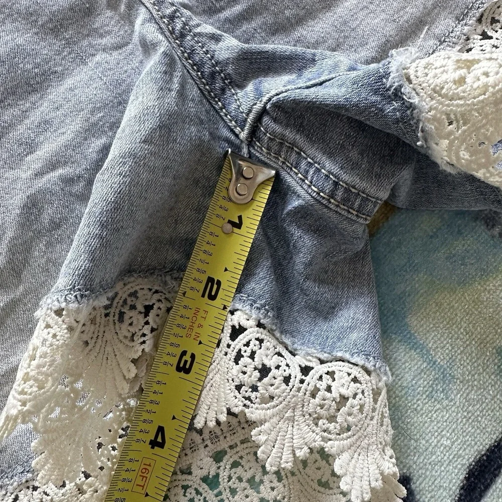 Lei Ashley Jean Shorts Junior Size 13 Blue Jean Lace Trim Shorts Boho Mid Rise
